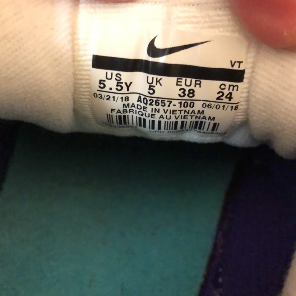 NIKE AIR VAPORMAX 97 GS WHITE INDIGO BURST RUNNING SNEAKERS MENS-BOYS SIZE 5.5Y